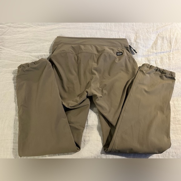 Mountain Hardware Woman’s Yumalina Pant - Picture 16 of 16